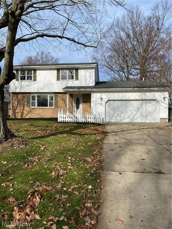 698 Oakridge DR, Boardman, OH 44512