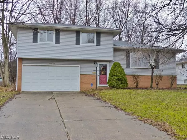 26646 Whiteway DR, Richmond Heights, OH 44143