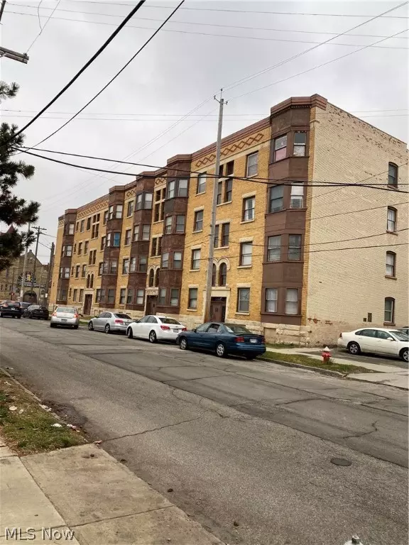 7102 Carnegie AVE, Cleveland, OH 44103