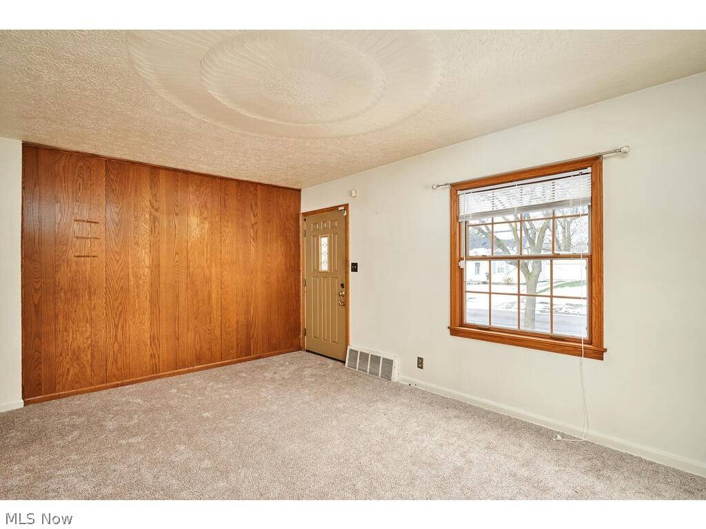 Akron, OH 44305,917 Chinook AVE