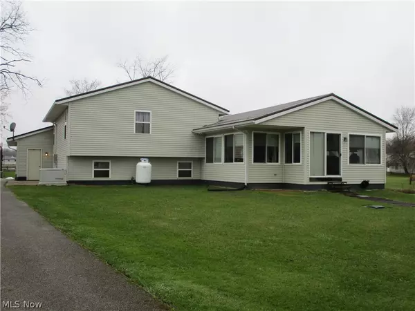 Williamsfield, OH 44093,8544 State Route 7