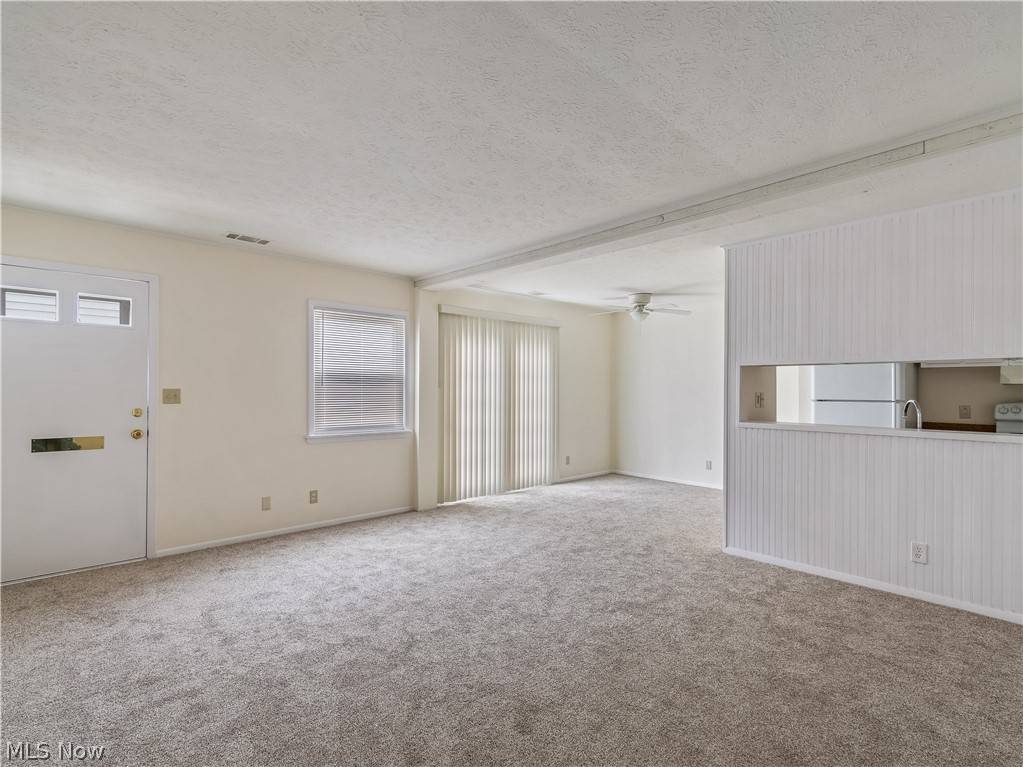 Uniontown, OH 44685,2549 Royal County Down #15B