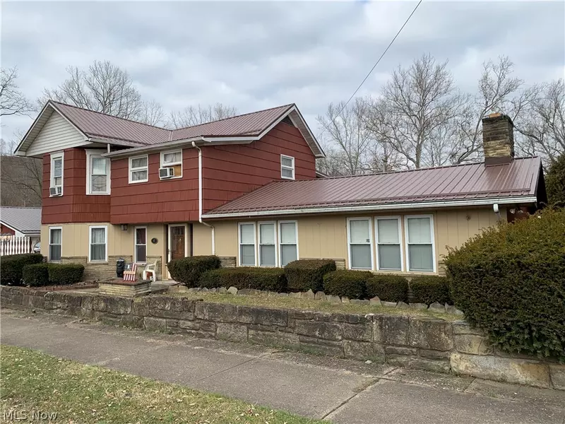 67 W Main ST, Adena, OH 43901
