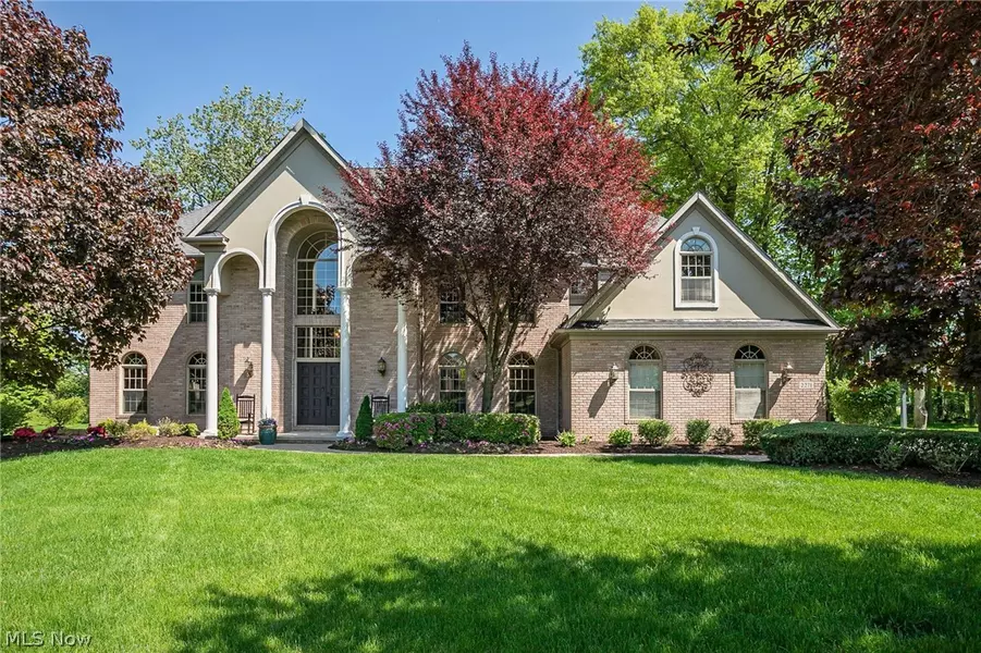 2271 Stones Throw, Westlake, OH 44145