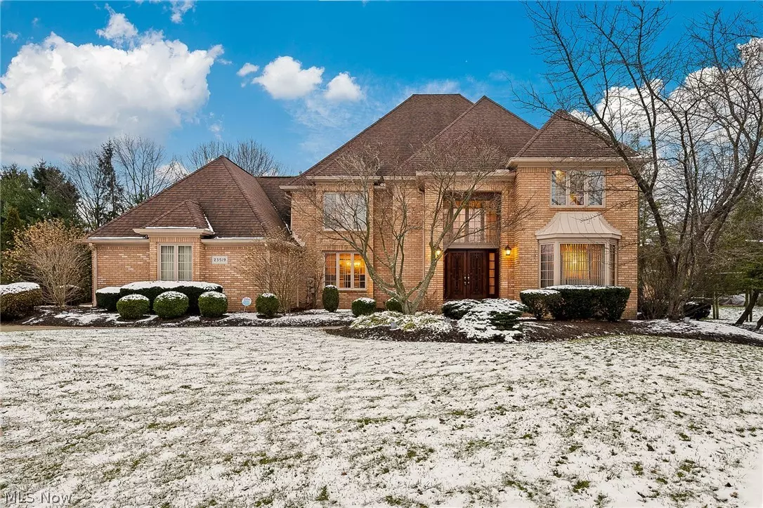 Westlake, OH 44145,23519 Wingedfoot DR