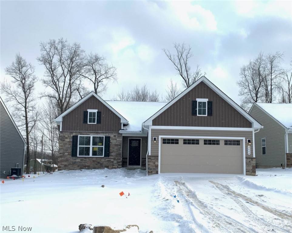 2666 Laubach DR, Norton, OH 44203