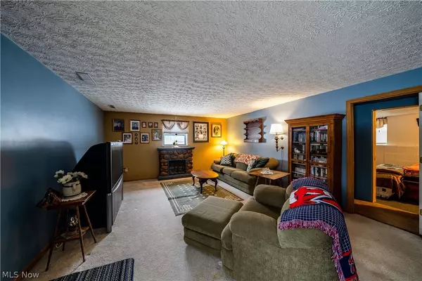 Garrettsville, OH 44231,8455 Center ST
