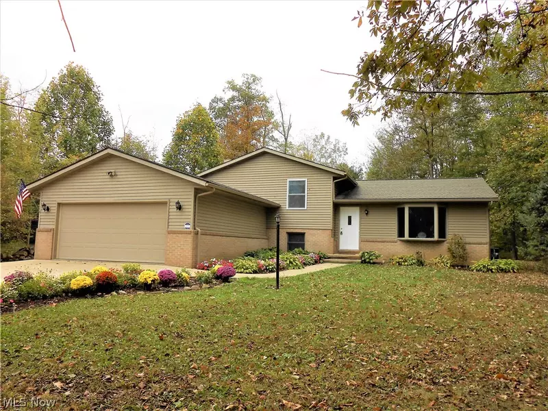 4225 Majorna DR, West Salem, OH 44287