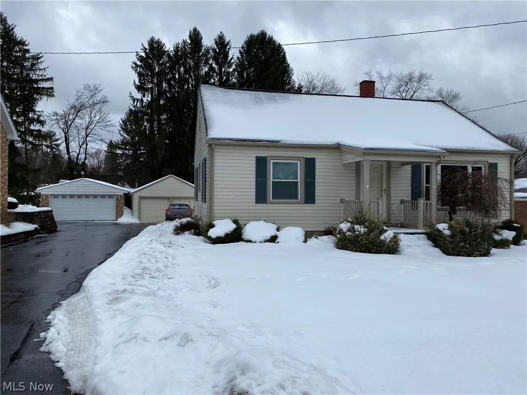 East Liverpool, OH 43920,742 Manor LN