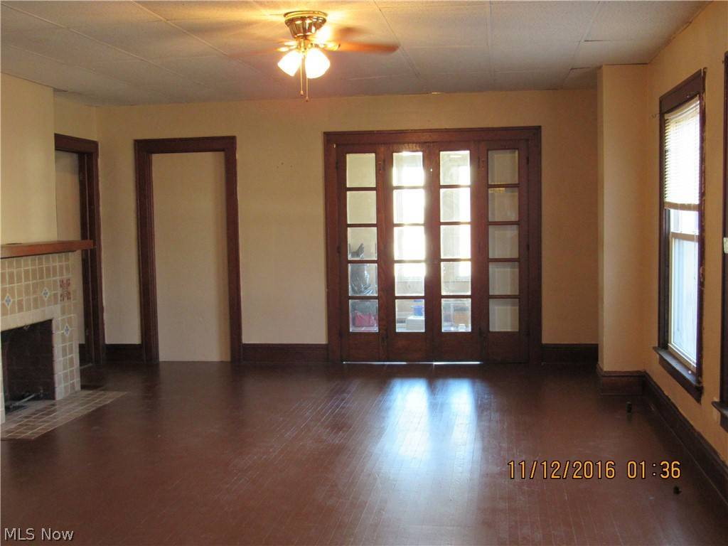 Coshocton, OH 43812,505 S Lawn AVE