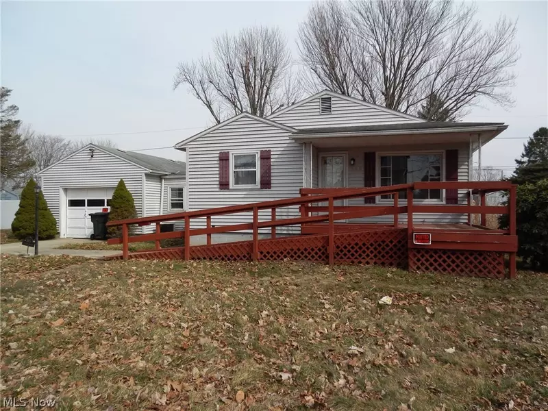 585 Oxford AVE, Newcomerstown, OH 43832