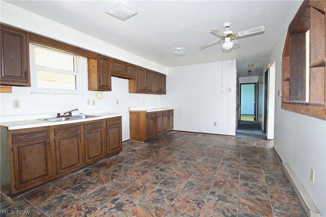 Davisville, WV 26142,1052 E Poplar ST