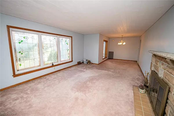 Akron, OH 44305,1544 Eastwood AVE