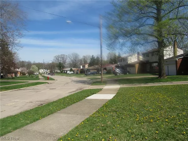 Maple Heights, OH 44137,5633 Kenton AVE