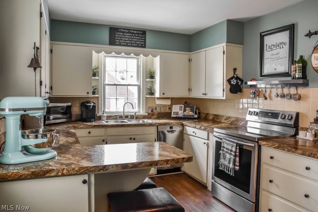 Wadsworth, OH 44281,443 Highland AVE