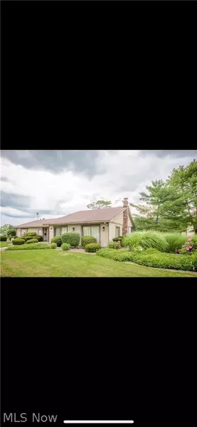 951 Kirkwall DR #39D, Copley, OH 44321