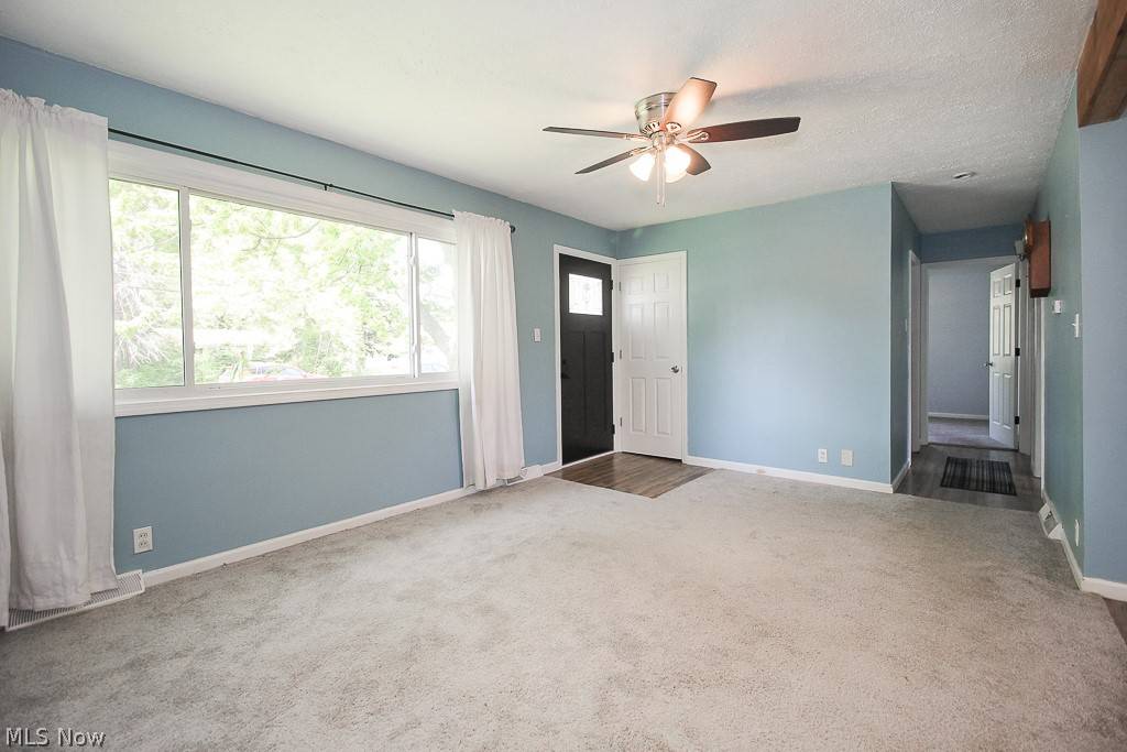 Norton, OH 44203,4194 Tapper RD