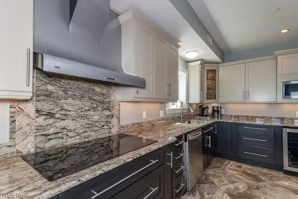 Geneva-on-the-lake, OH 44041,4699 Lake RD E #210