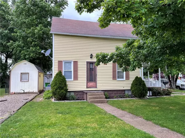 Uhrichsville, OH 44683,904 N UHRICH ST