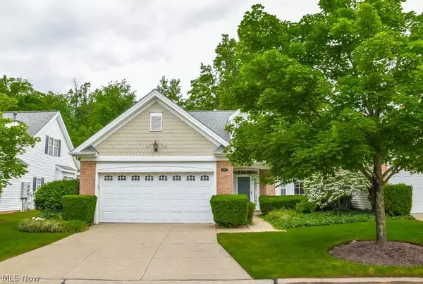 Mayfield Heights, OH 44124,211 Rosebury CT #27