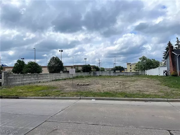 Maplewood RD,  Mayfield Heights,  OH 44124