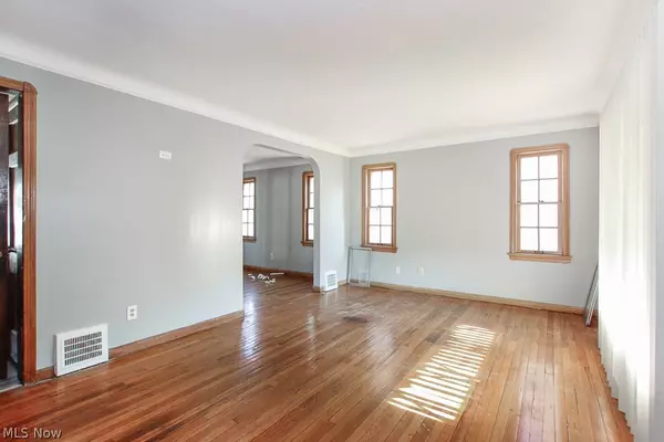 Garfield Heights, OH 44125,13417 Thraves AVE