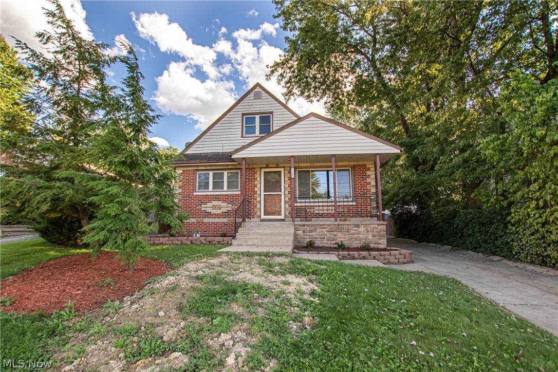 3103 Grantwood AVE, Parma, OH 44134