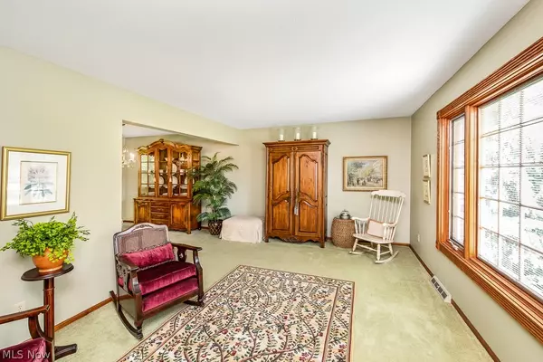 Parma, OH 44129,7274 Ames RD