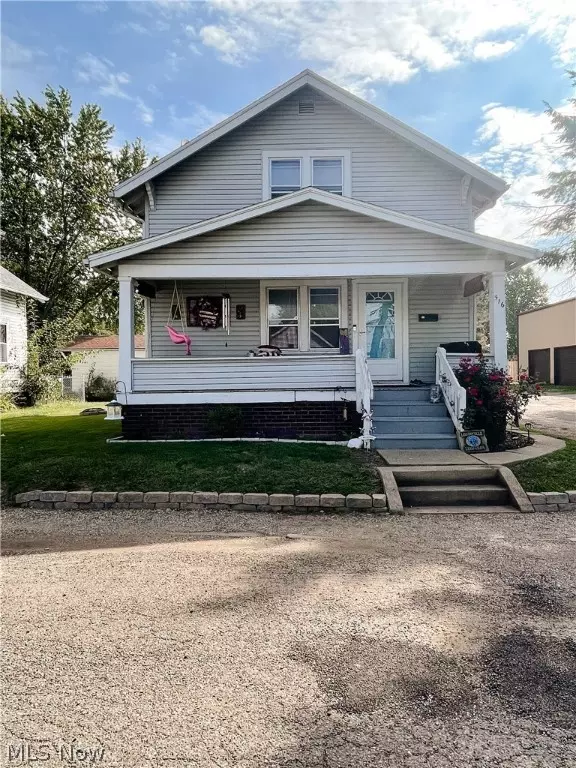 516 S Bauman CT, Louisville, OH 44641