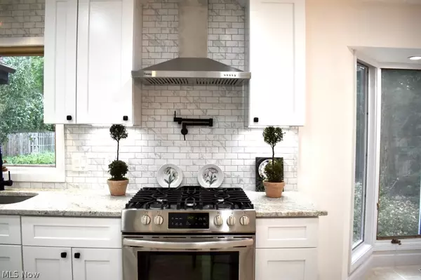 Westlake, OH 44145,1655 Queens CT