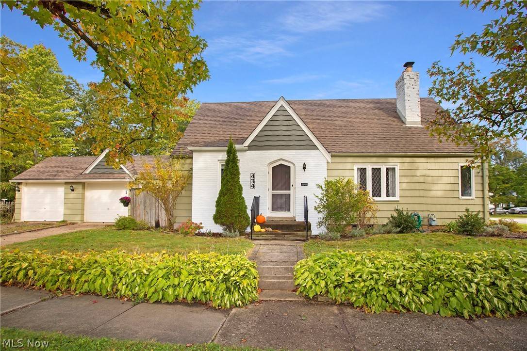 434 Glen Park DR, Bay Village, OH 44140