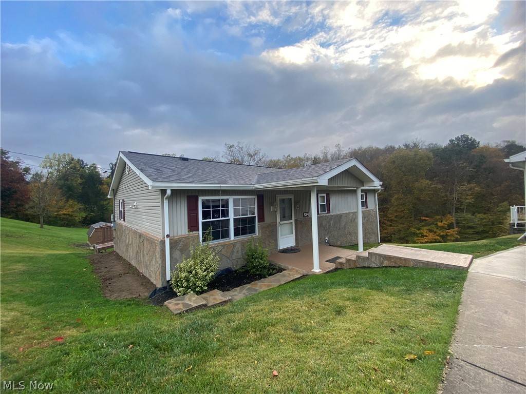 524 Rockdale Rd, Follansbee, WV 26037