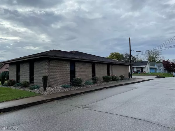 Parkersburg, WV 26104,2911 Emerson AVE