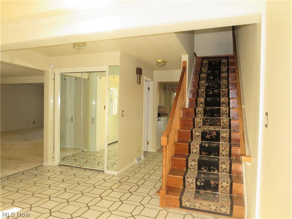 Weirton, WV 26062,117 SHARON DRIVE