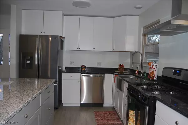 Akron, OH 44312,344 Edith AVE