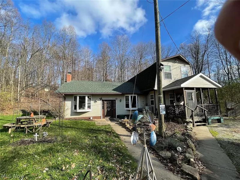 6625 Mottice DR SE, Waynesburg, OH 44688