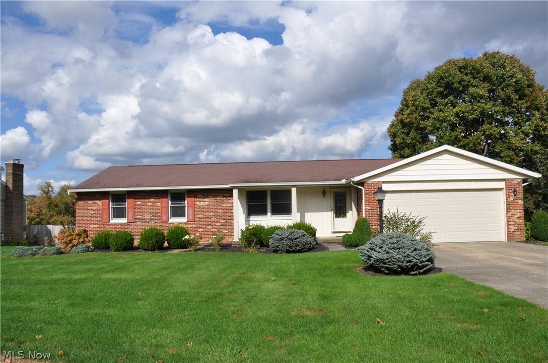 2032 Ironwood CIR NE, Massillon, OH 44646