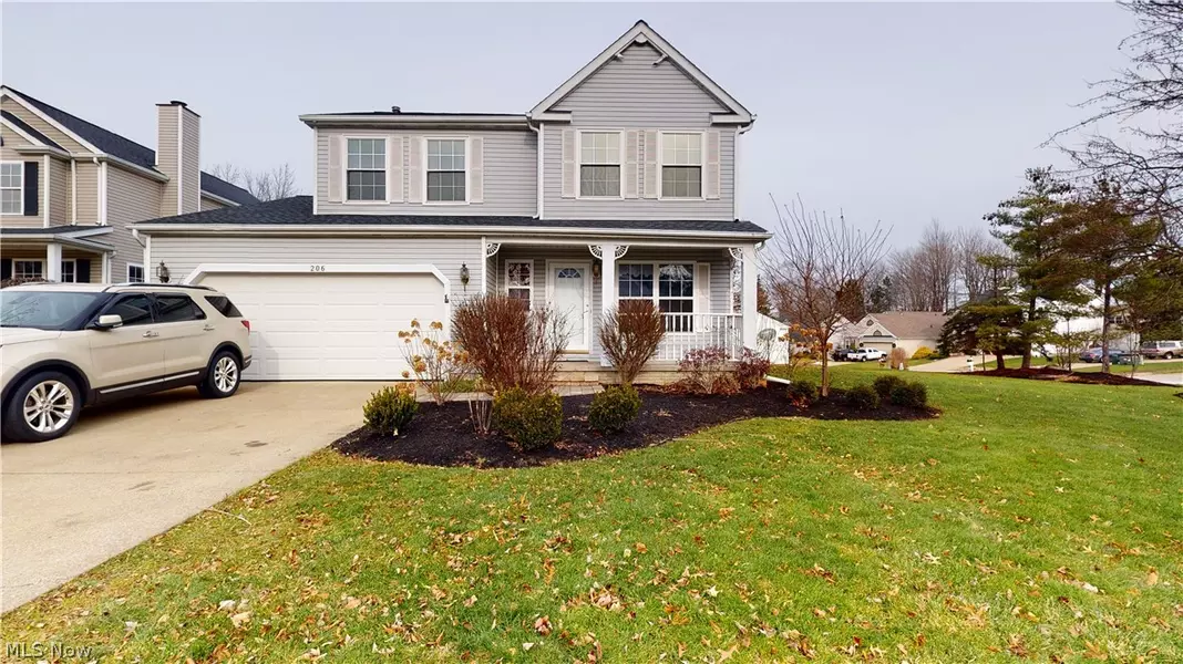 206 Woodbridge LN, Chardon, OH 44024