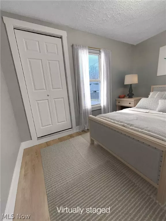 Wintersville, OH 43953,105 Long ST