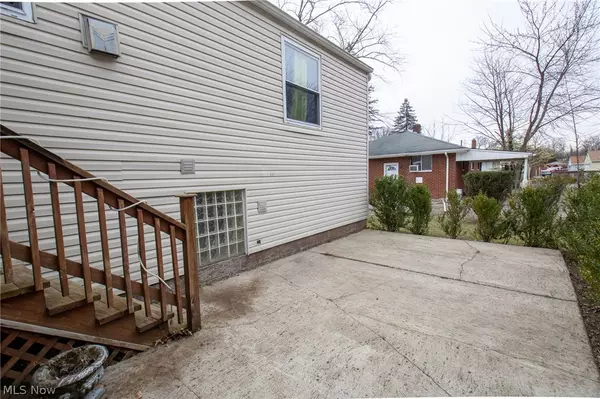 Campbell, OH 44405,215 Hamrock DR