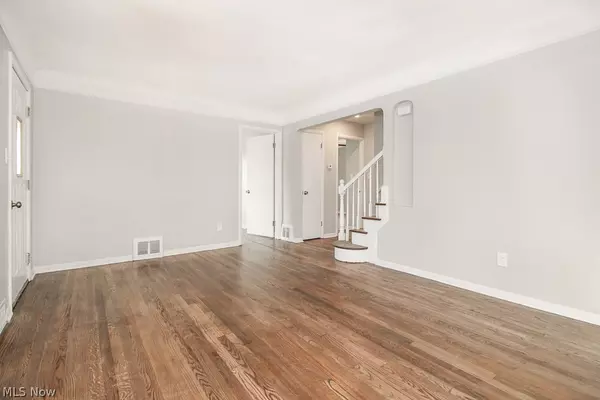 Bedford, OH 44146,63 Ellenwood AVE