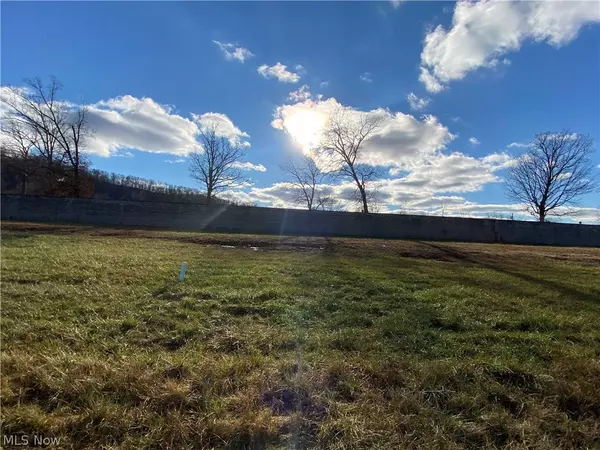 Mineral Wells, WV 26150,Crown Manor