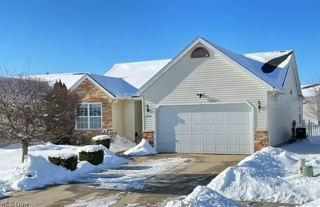 38264 Pebble Lake TRL, North Ridgeville, OH 44039