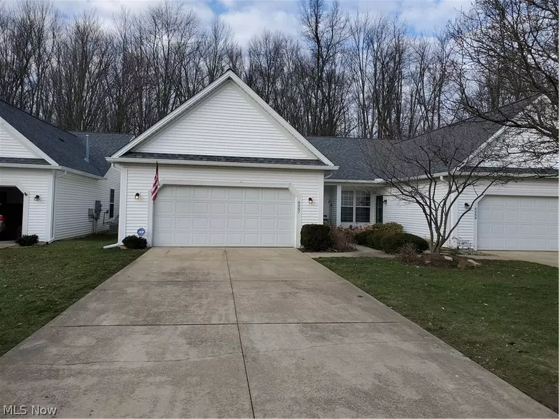 6857 Savannah DR, North Ridgeville, OH 44039