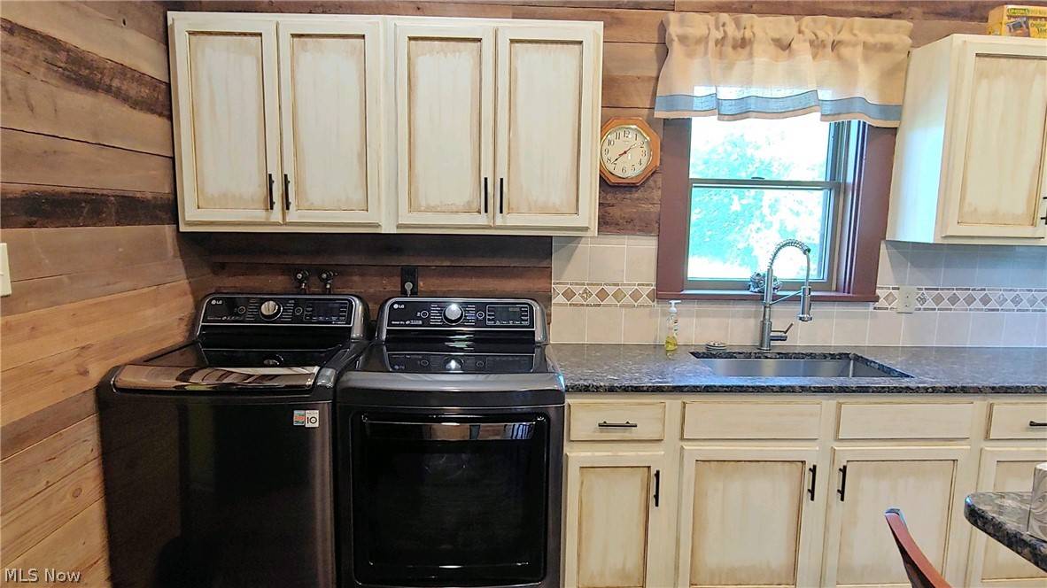 Lakeville, OH 44638,140 Township Road 2650