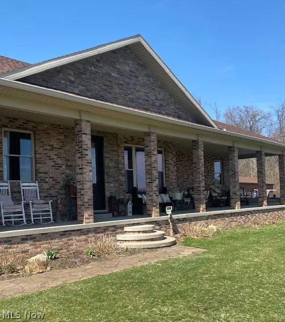 184 Davis RD, Lower Salem, OH 45745
