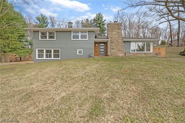 5909 Carlew ST NW, North Canton, OH 44720