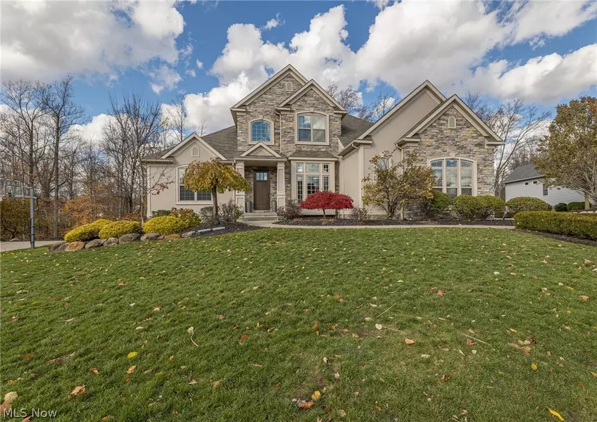 14312 Castlereagh LN, Strongsville, OH 44136