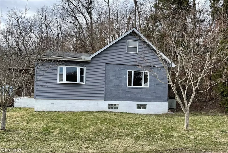 601 3rd ST, Brilliant, OH 43913