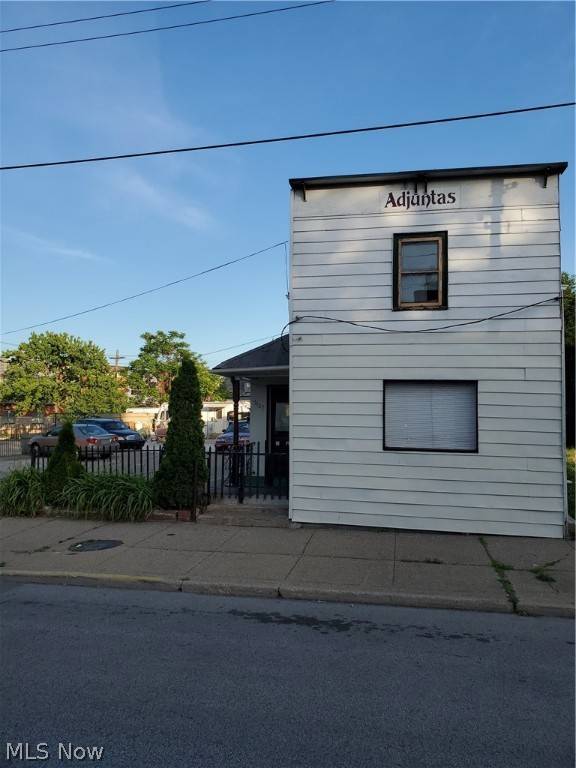 5027 Lorain AVE,  Cleveland,  OH 44102